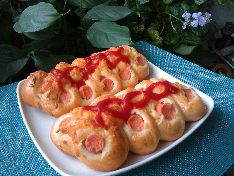 Tomato Sauce Cheese Bread