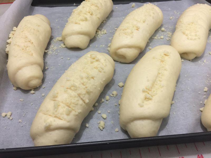 Steps for Making Crispy Bread Crumbs