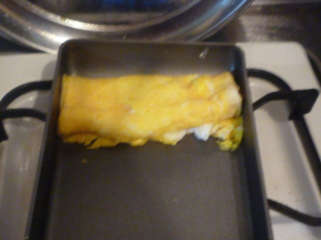 Steps for Making Japanese Rolled Omelette