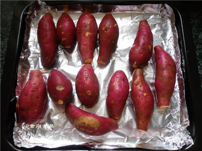 Steps for Making Baked Sweet Potatoes