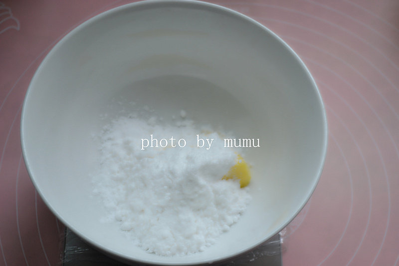 Steps for Making Sunflower Biscuits with Two Colors