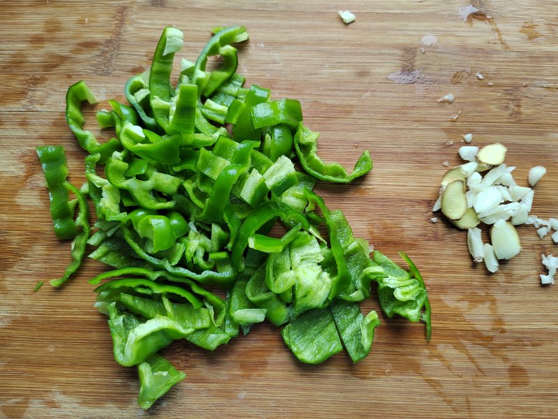 Steps for Making Green Pepper Stir-Fried Pork Tripe