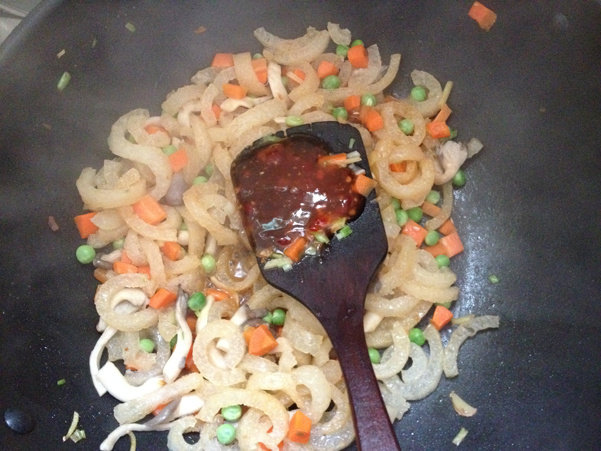 Steps for Double Sauce Stir-Fried Pork Skin