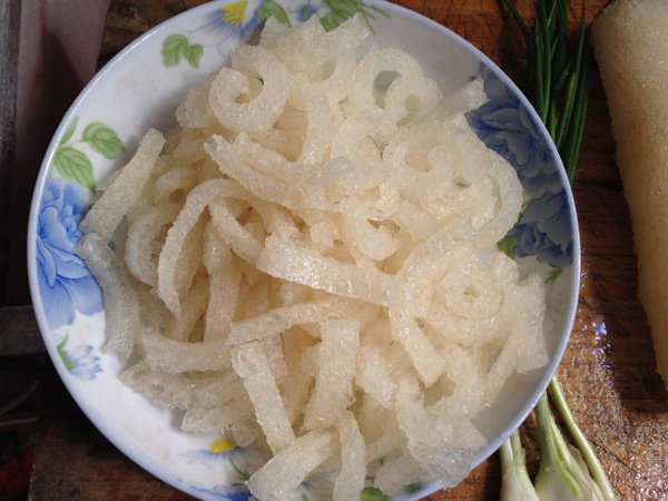 Steps for Double Sauce Stir-Fried Pork Skin