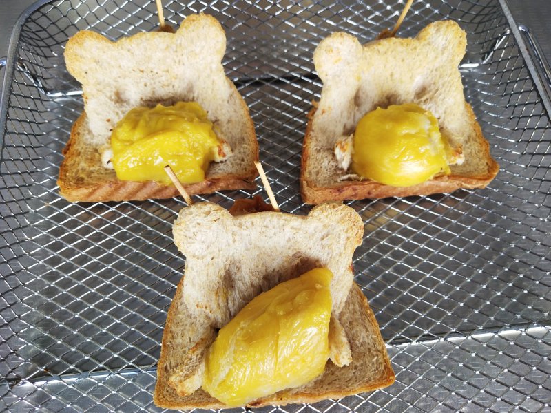 Steps for making Cute Bear Grilled Durian