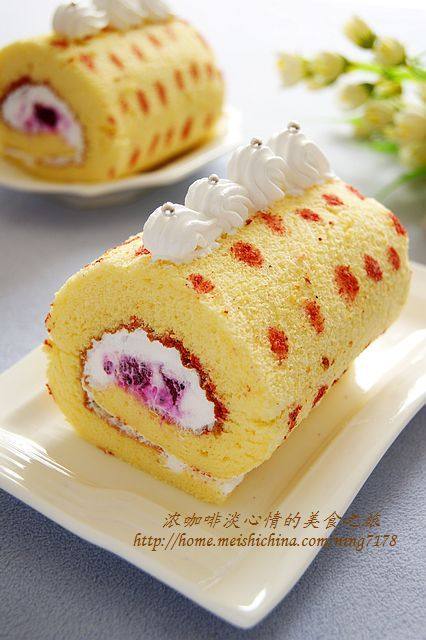 Dragon Fruit Cake Roll