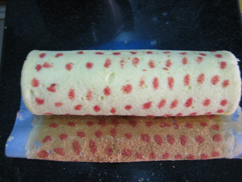 Steps for Making Dragon Fruit Cake Roll