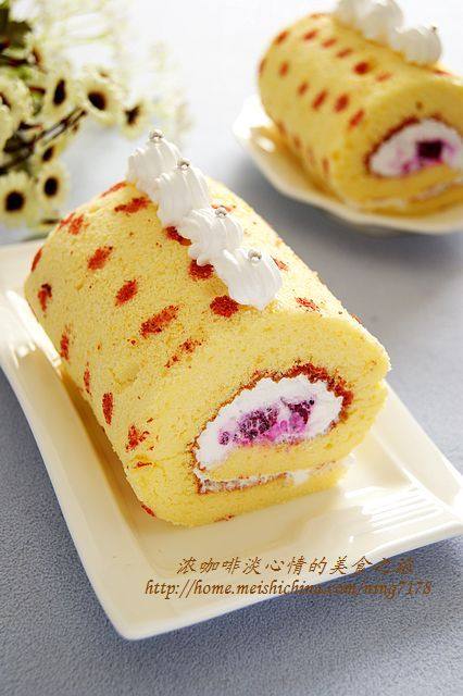 Dragon Fruit Cake Roll