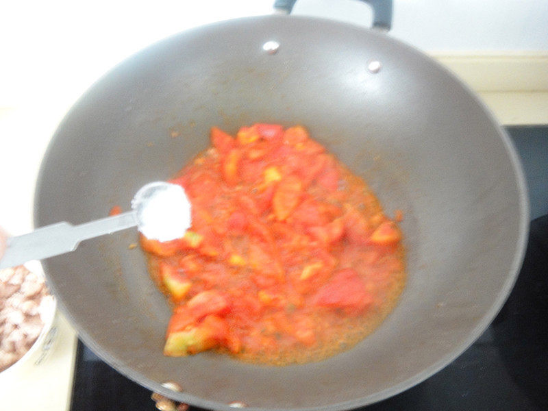 Steps for Making Tomato Meat Sauce Pasta