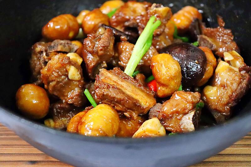 Braised Pork Ribs with Chestnuts