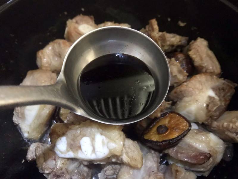 Steps for Braised Pork Ribs with Chestnuts