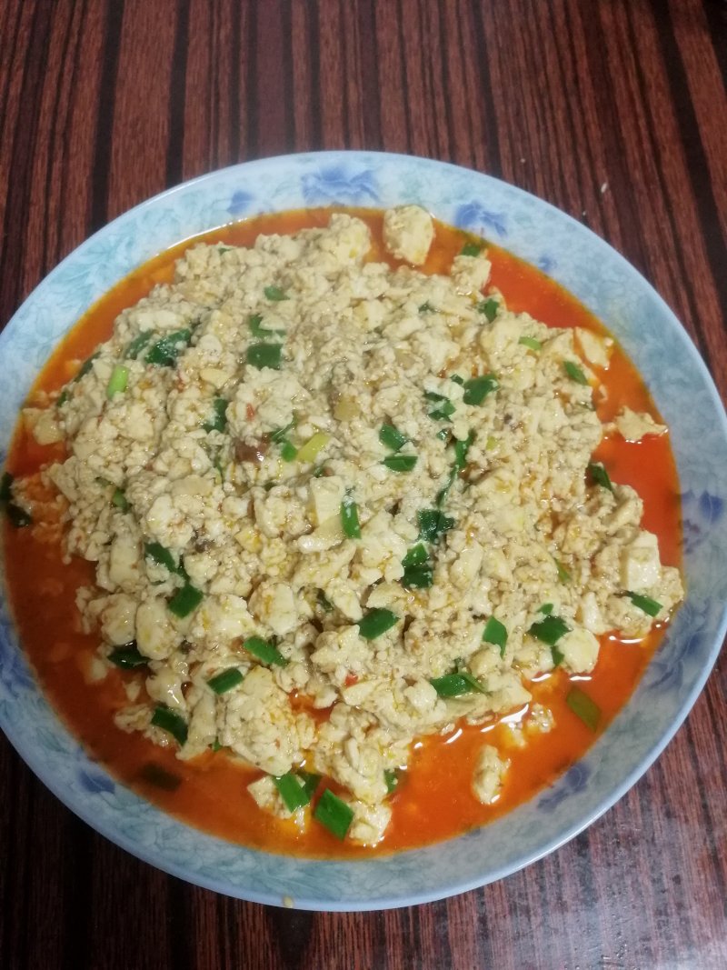 Red Lake with Fragrant Chive and Bean Curd - Spicy Chicken Minced Tofu