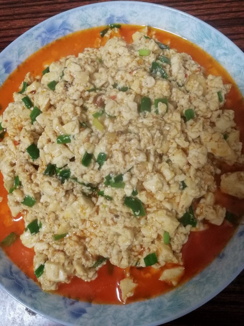 Red Lake with Fragrant Chive and Bean Curd - Spicy Chicken Minced Tofu