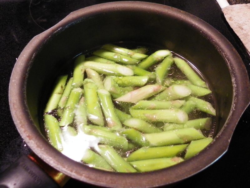 Steps for Making Red Wine Kyoto Pork Ribs