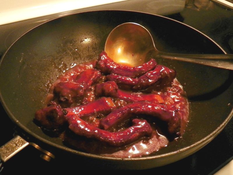 Steps for Making Red Wine Kyoto Pork Ribs