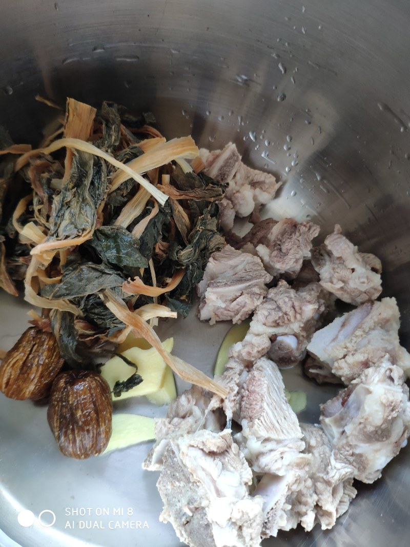 Braised Pork Ribs with Dried Chinese Cabbage Soup Cooking Steps