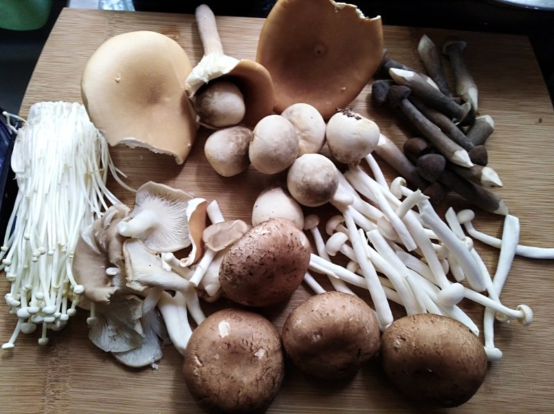 Steps to Make Mixed Mushroom Soup