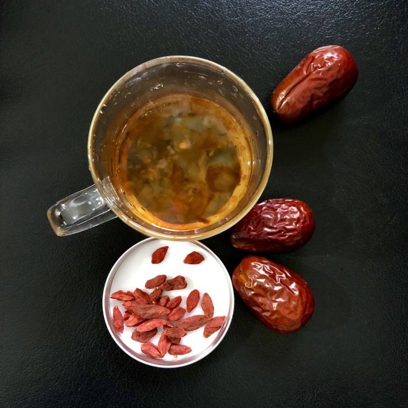 Steps for cooking Peach Gum Red Date and Goji Berry Soup