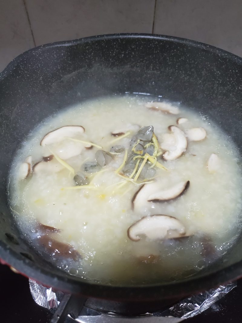 Steps for Making Shrimp and Mushroom Congee