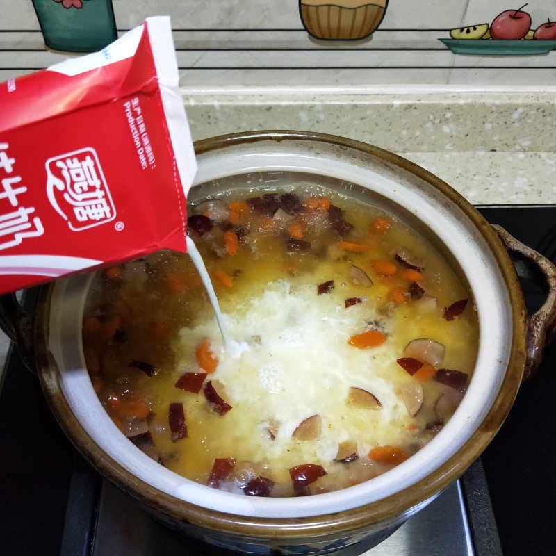 Steps for cooking Red Date Milk Stewed Snow Swallow