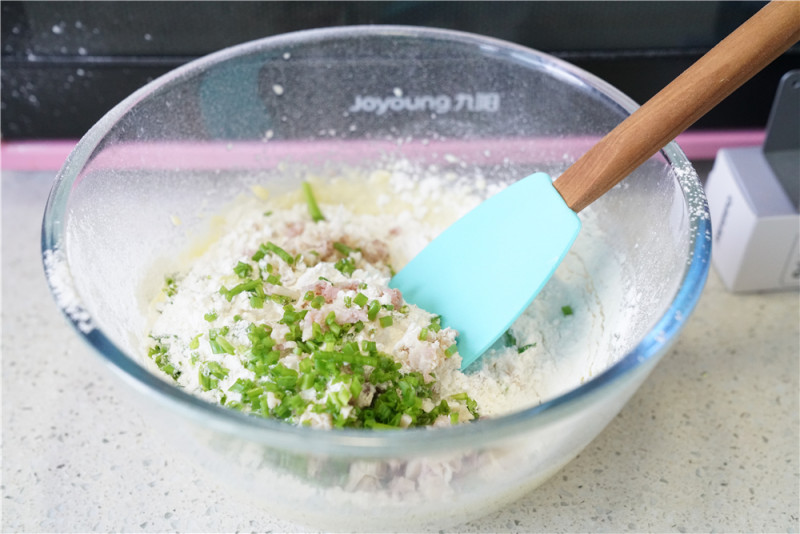 Steps for Cooking Fish Sausage and Scallion Biscuits