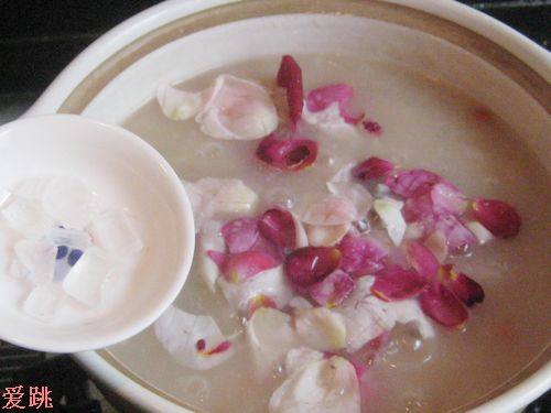 Steps to Make Rose and Longan Congee