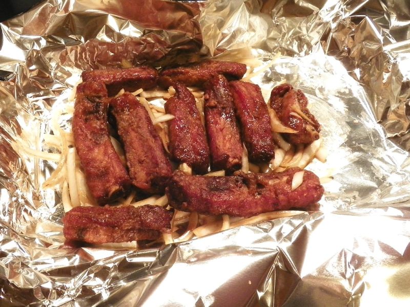 Steps for Making Chinese-style Baked Ribs in Foil