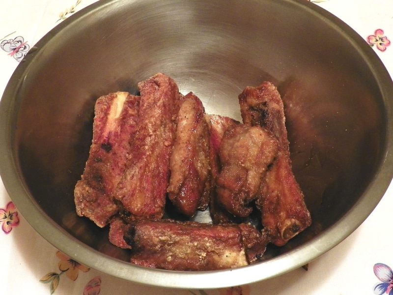 Steps for Making Chinese-style Baked Ribs in Foil