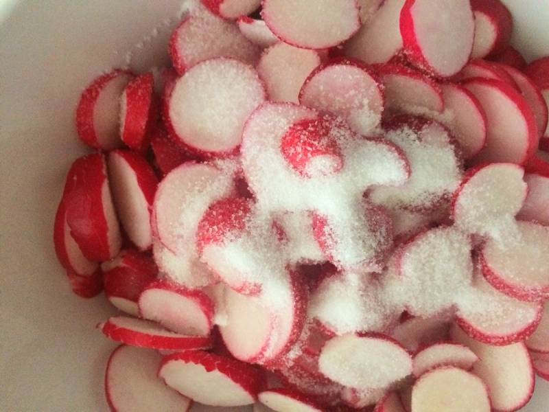 Steps for Making Pickled Cherry Radish with Peppers