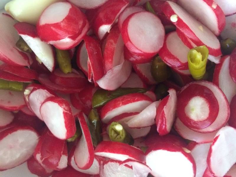 Steps for Making Pickled Cherry Radish with Peppers