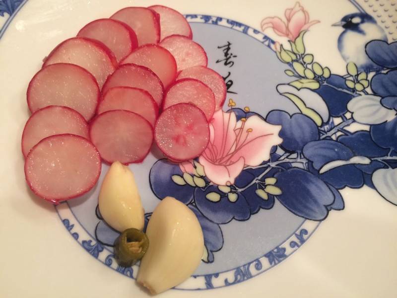 Steps for Making Pickled Cherry Radish with Peppers