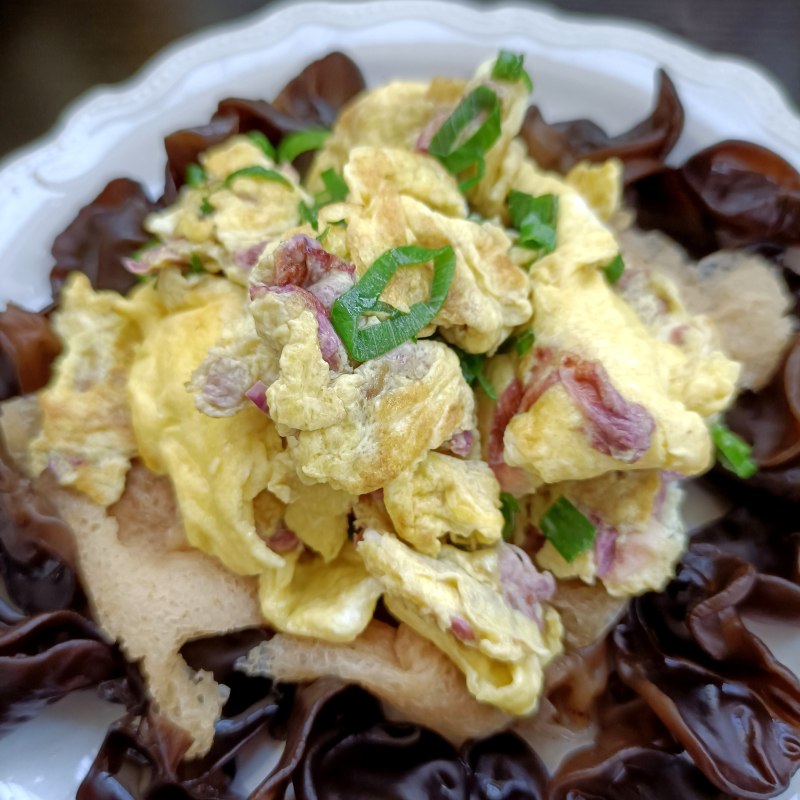 Steps for Making Bamboo Fungus and Black Fungus Salad with Rose Egg