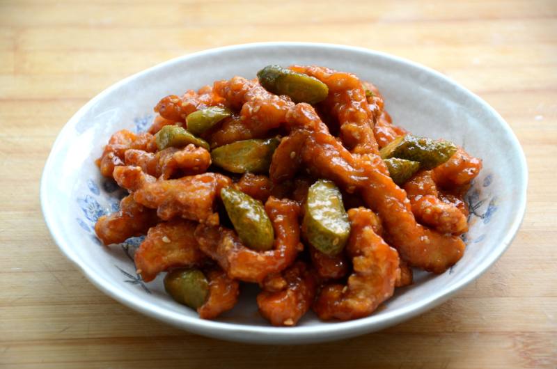 Steps for Cooking Sweet and Sour Chicken Breast with Pickled Cucumbers