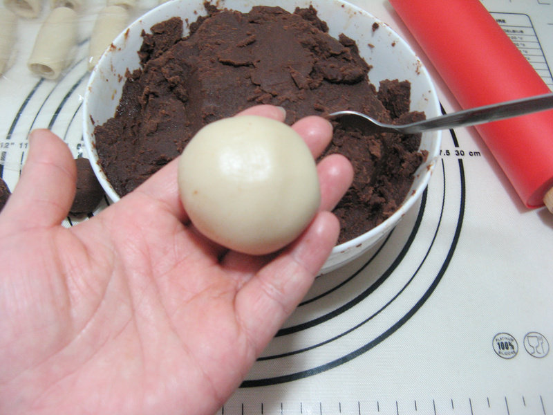 Steps for Making Red Bean Pastry