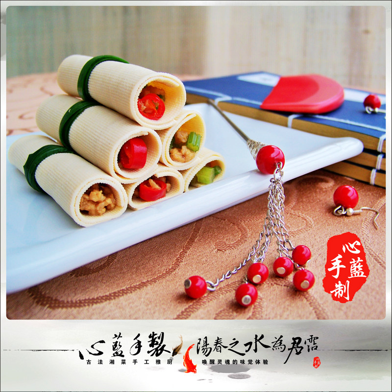 Heart Blue Handmade Private Kitchen【Celery Thousand-Layer Roll】——Fresh and Pleasant, Like a Water Lily