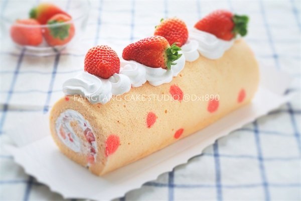 【Tomato Recipe】Christmas Strawberry Cake Roll Cooking Steps