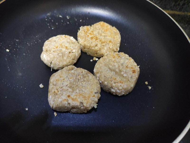 Steps for Making Oatmeal Pancakes