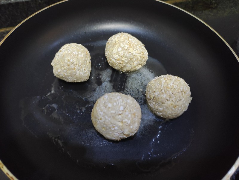 Steps for Making Oatmeal Pancakes