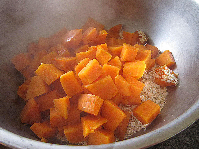 Steps for Cooking Oatmeal Sweet Potato Cake