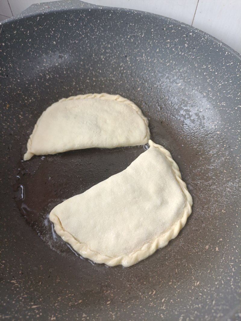 Steps to Make Chinese Leek and Pork Dumplings