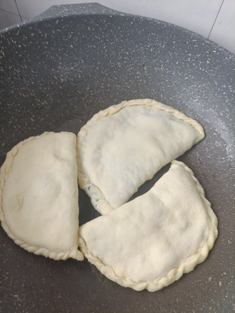 Steps to Make Chinese Leek and Pork Dumplings