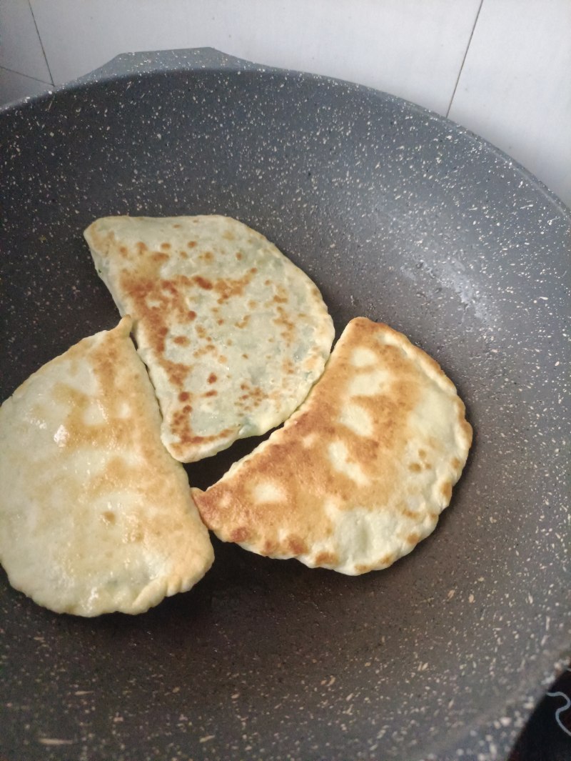 Steps to Make Chinese Leek and Pork Dumplings