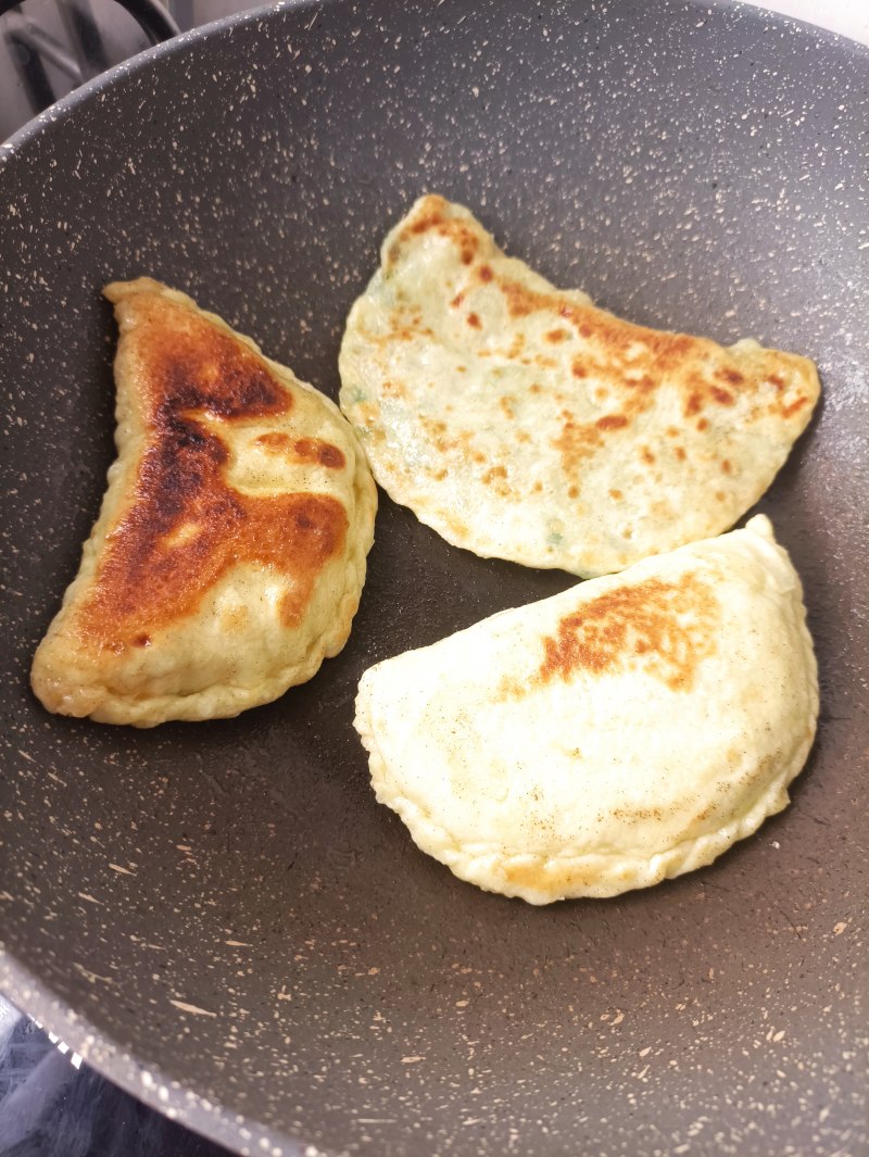 Steps to Make Chinese Leek and Pork Dumplings