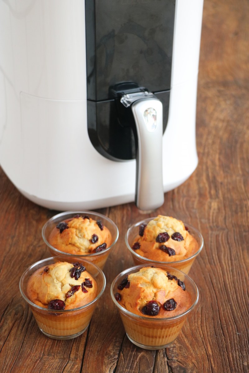 Steps for Cooking Banana Muffin Cake (Air Fryer Version)