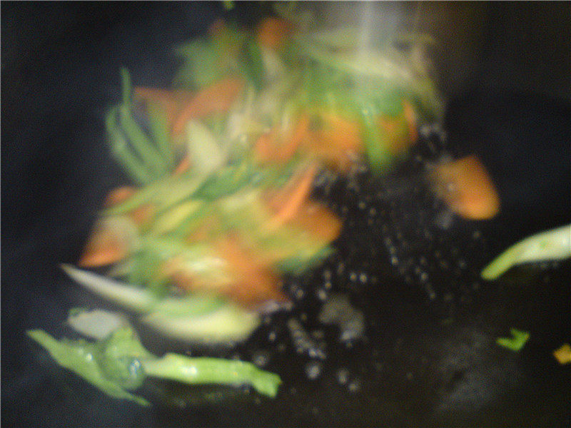 Post-Holiday Detox Vegetarian Dish - Celery Stir-Fried Black Fungus Cooking Steps