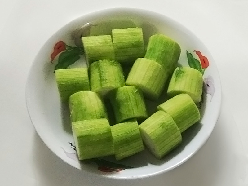 Steps for Making Light and Healthy Shrimp Tofu Zucchini Cup