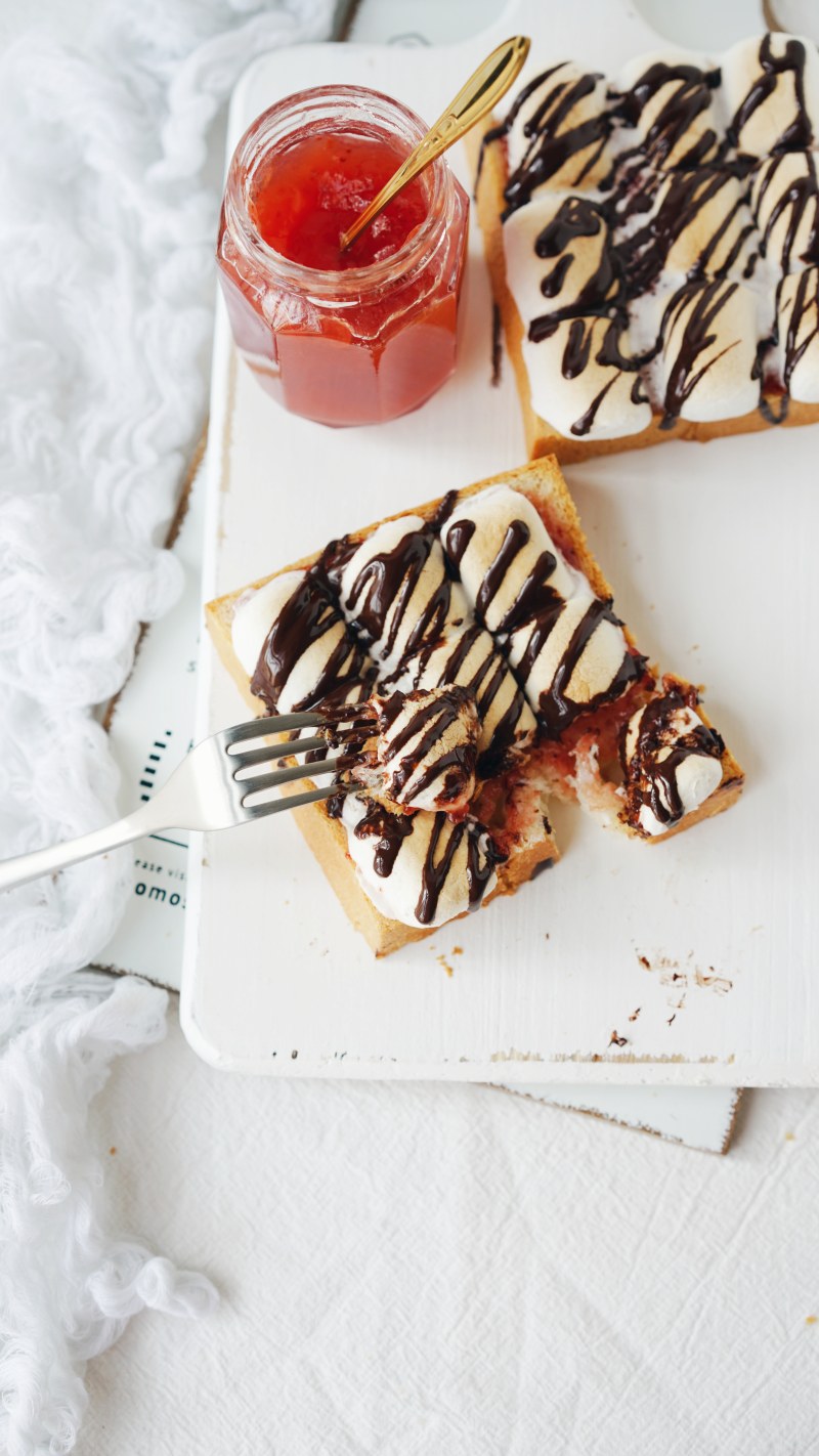 Marshmallow Toast Tart