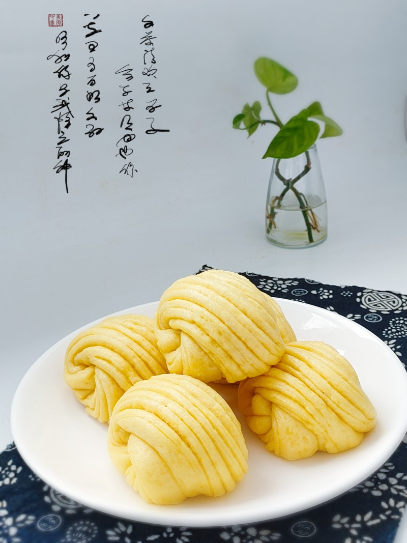 Steps for Making Corn Flour Steamed Rolls