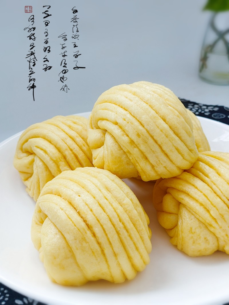 Steps for Making Corn Flour Steamed Rolls