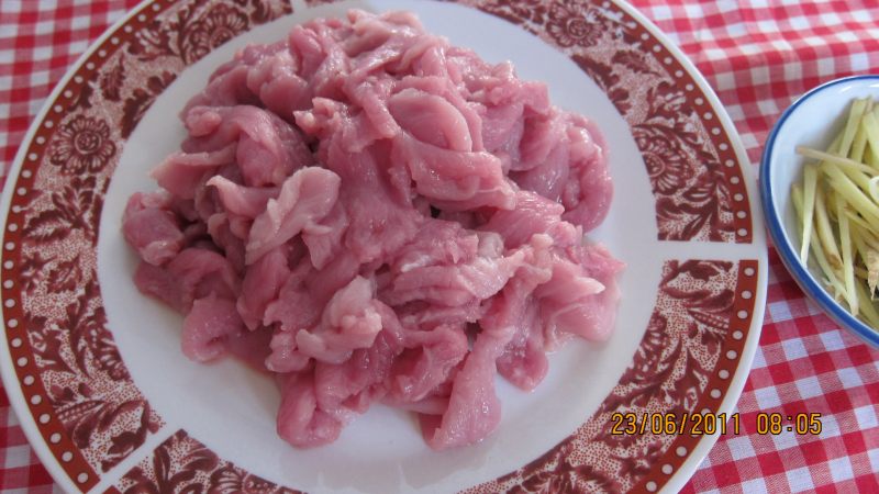 Steps for Making Ginger Shredded Pork